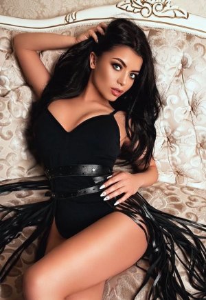 Cloee escorts services in Augusta